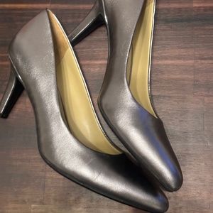 Naturalizer Pewter Evie pump heels